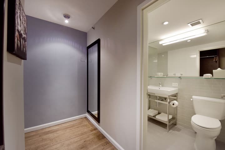 Hotel 32 32