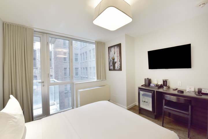 Hotel 32 32