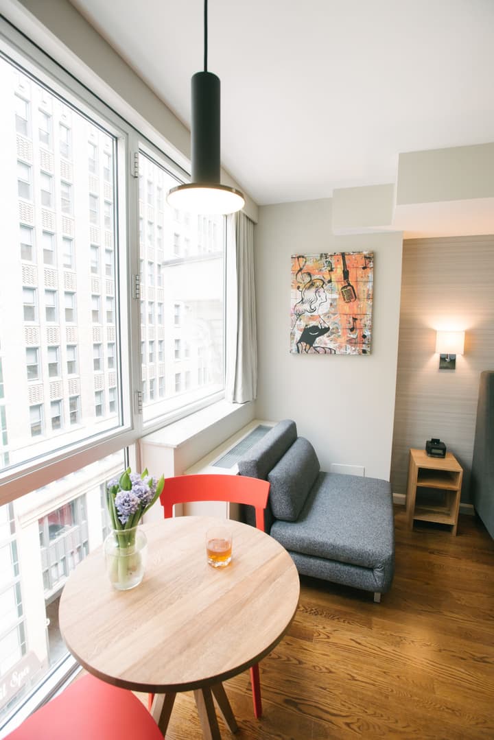 Hotel 32 32