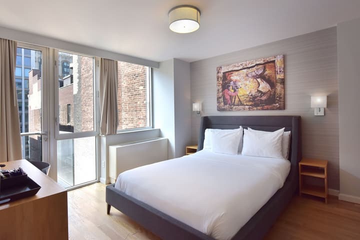 Hotel 32 32