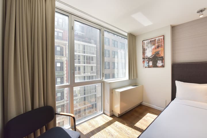 Hotel 32 32
