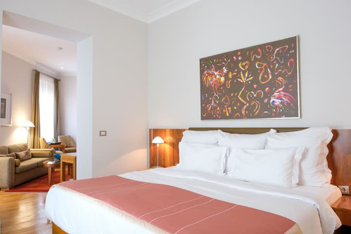 Tomtom Suites - Special Class