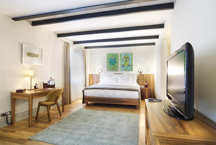 Tomtom Suites - Special Class