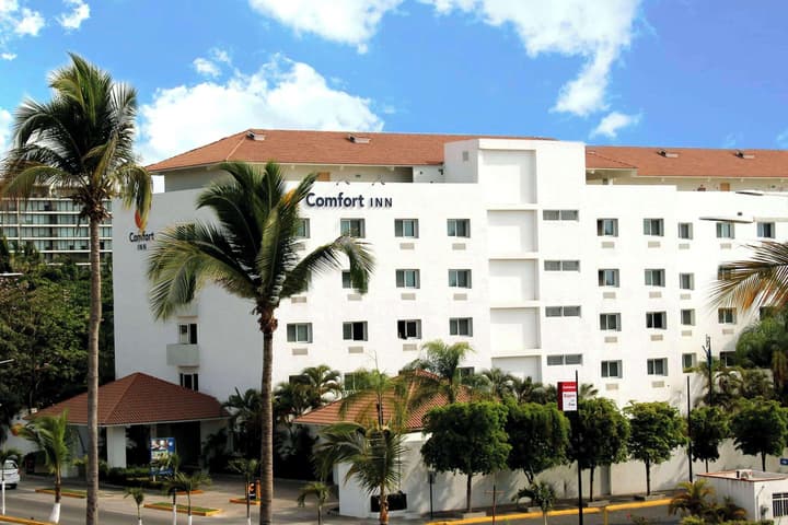 Comfort Inn Puerto Vallarta Golfside & Marina