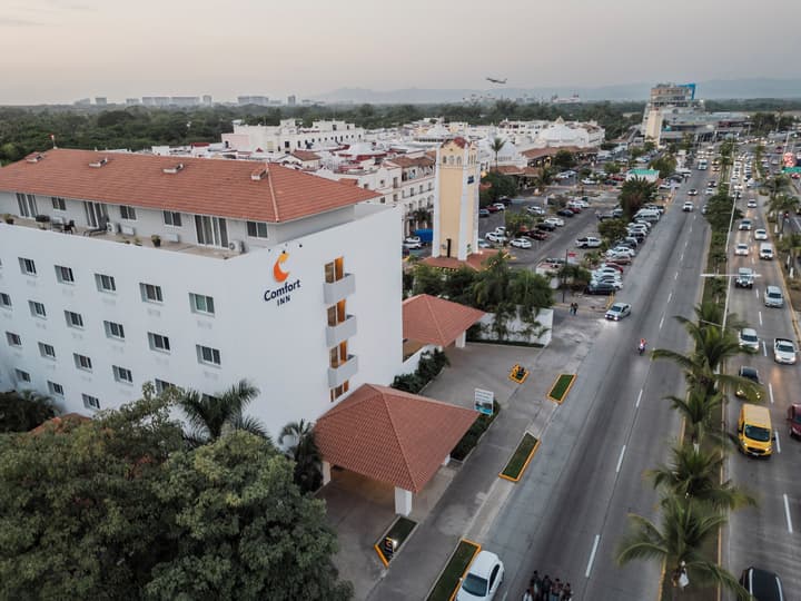 Comfort Inn Puerto Vallarta Golfside & Marina