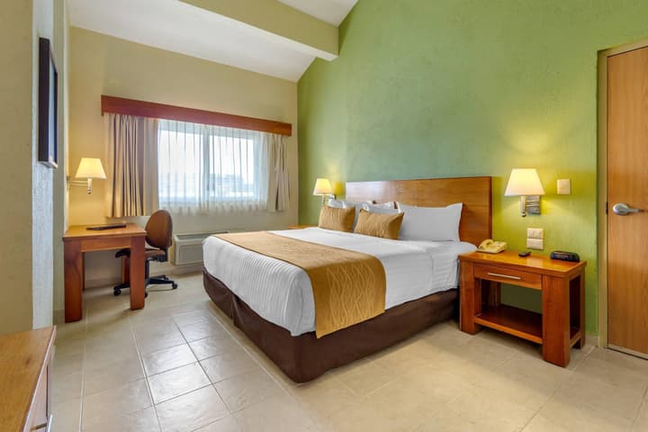 Comfort Inn Puerto Vallarta Golfside & Marina