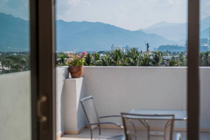 Comfort Inn Puerto Vallarta Golfside & Marina
