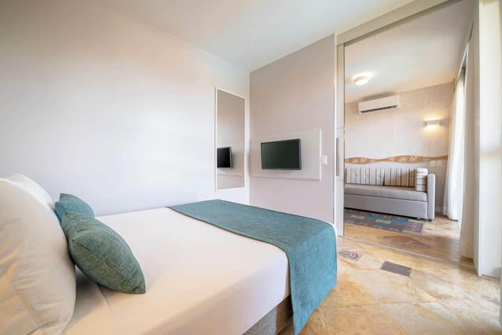Beach Park Suites Resort