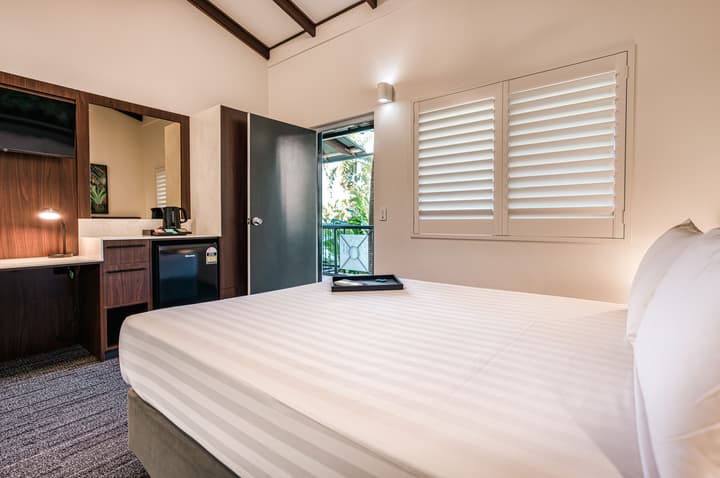 Palms City Resort
