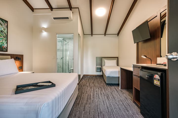 Palms City Resort