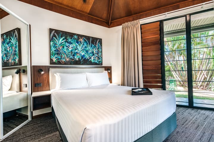 Palms City Resort