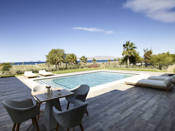 Pelagos Suites Hotel & Spa