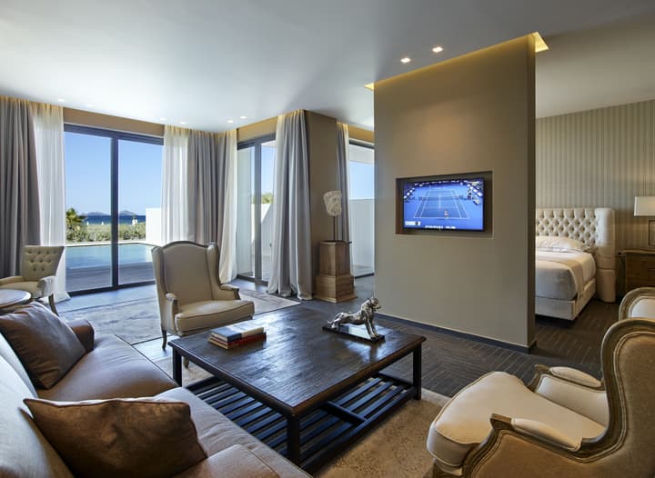 Pelagos Suites Hotel & Spa