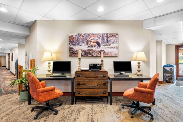 Best Western Rocky Mountain Lodge