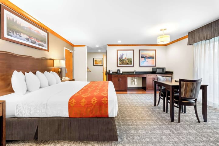 Best Western Rocky Mountain Lodge