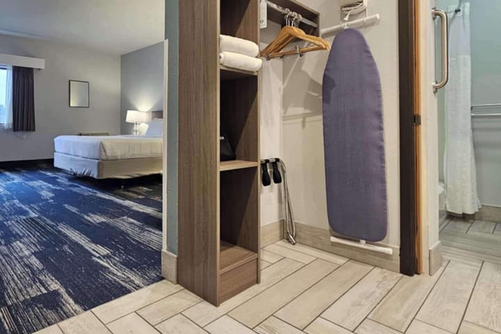 Edgewater Inn and Suites, an Ascend Collection Hotel