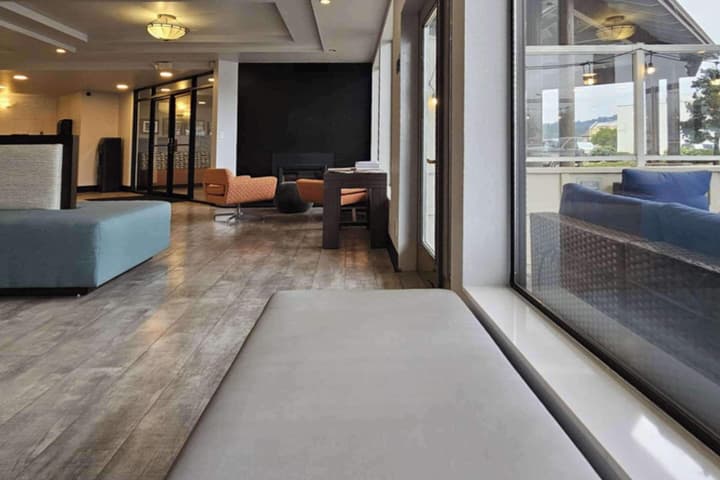 Edgewater Inn and Suites, an Ascend Collection Hotel