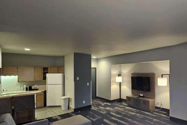 Edgewater Inn and Suites, an Ascend Collection Hotel
