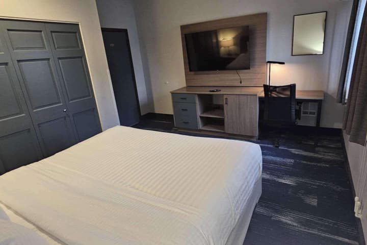Edgewater Inn and Suites, an Ascend Collection Hotel