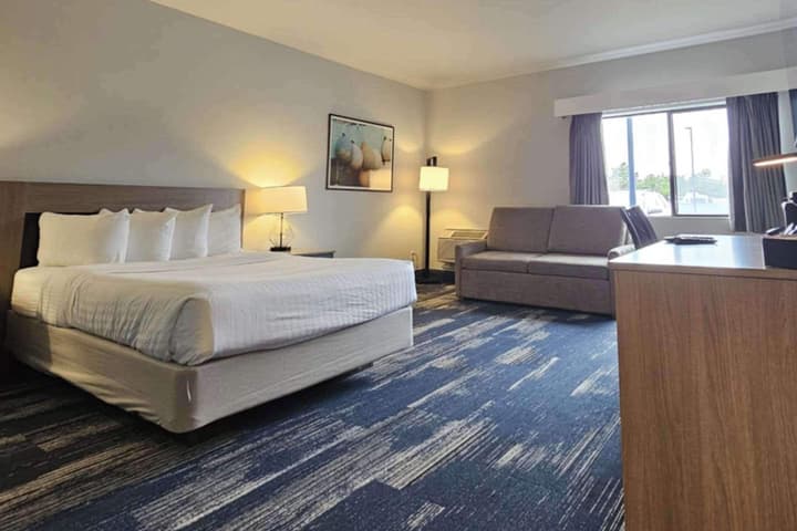 Edgewater Inn and Suites, an Ascend Collection Hotel