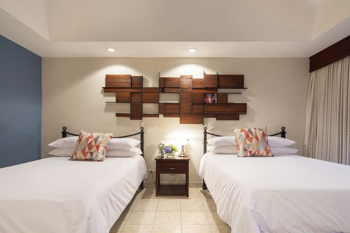 Pumilio Mountain & Ocean Hotel