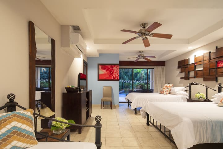 Pumilio Mountain & Ocean Hotel