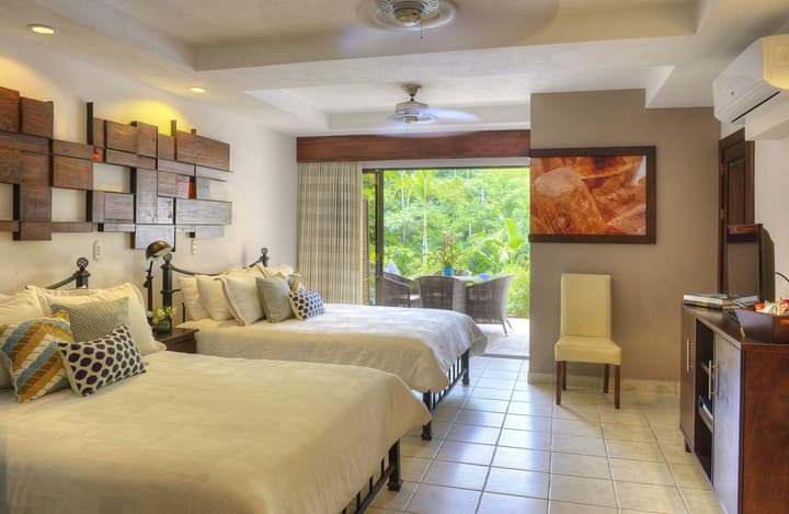 Pumilio Mountain & Ocean Hotel