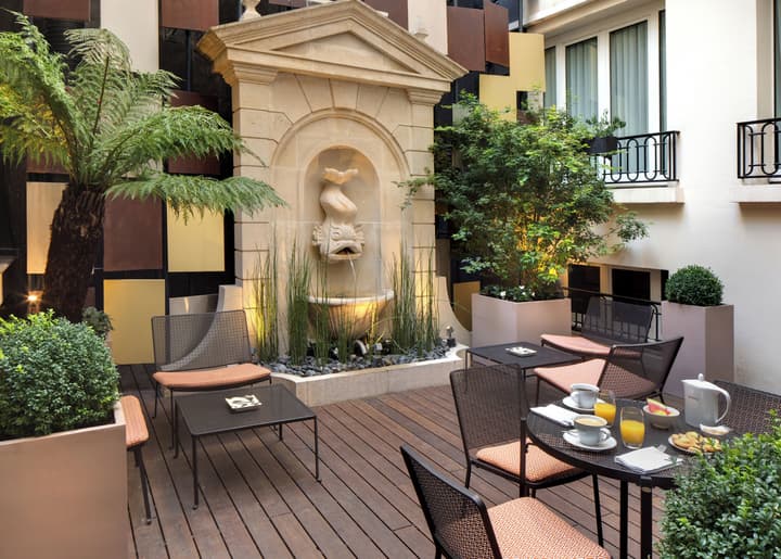 Hotel Rochester Champs Elysées