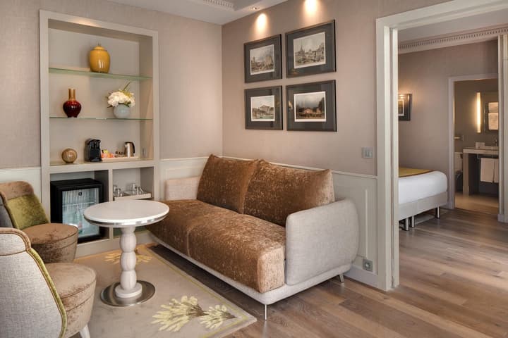 Hotel Rochester Champs Elysées