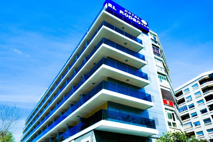 Hotel Monarque El Rodeo