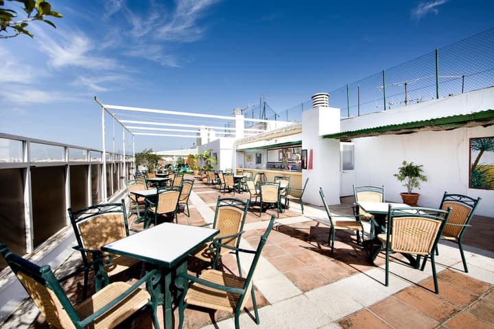 Hotel Monarque El Rodeo