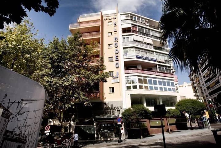Hotel Monarque El Rodeo