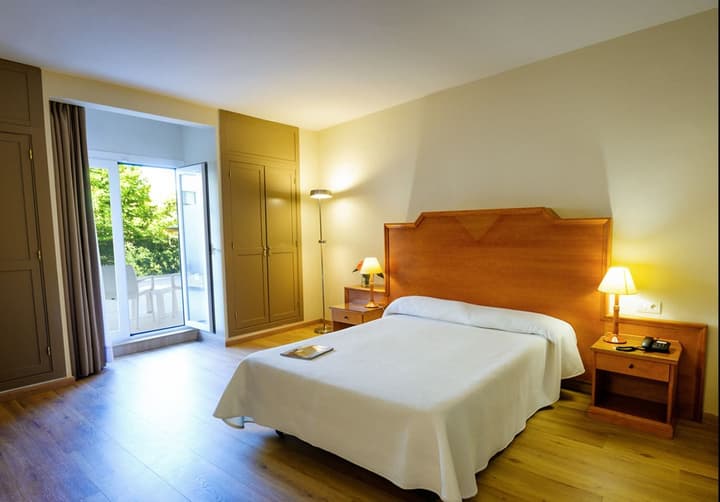 Hotel Monarque El Rodeo