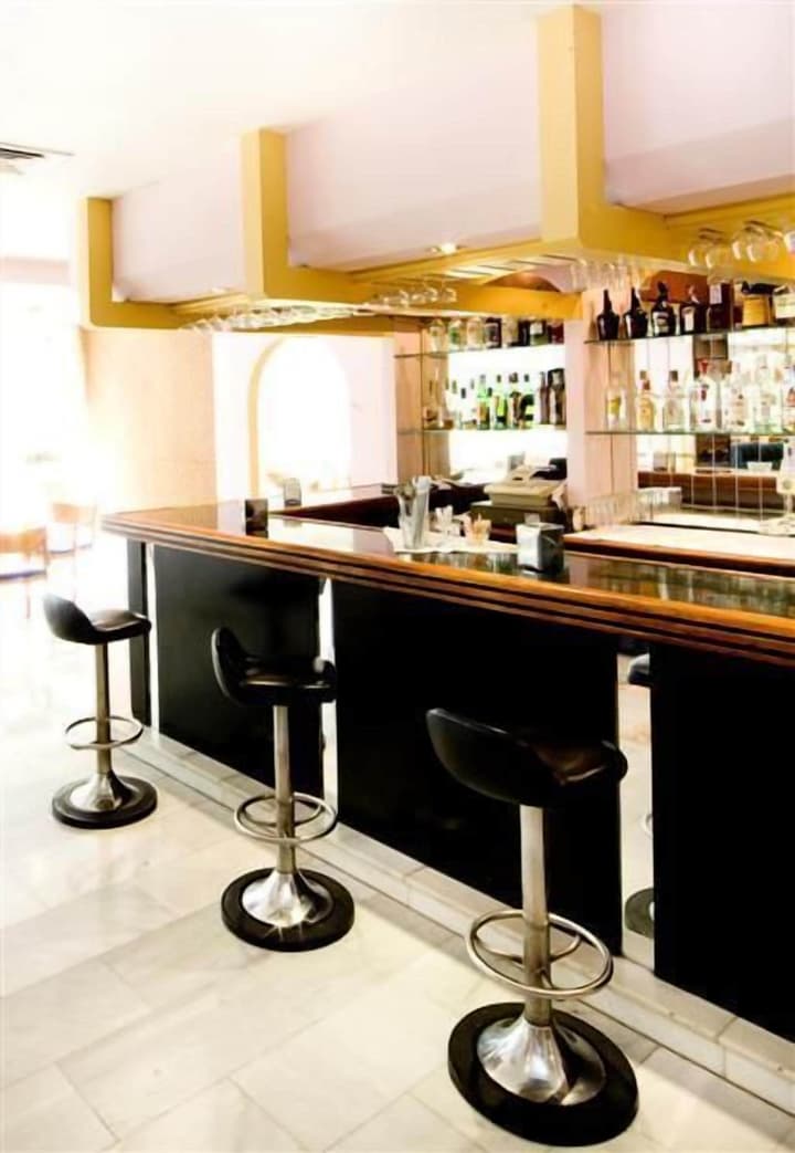 Hotel Monarque El Rodeo