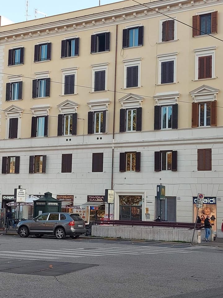 Vatican Rooms Guest House