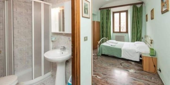 Vatican Rooms Guest House