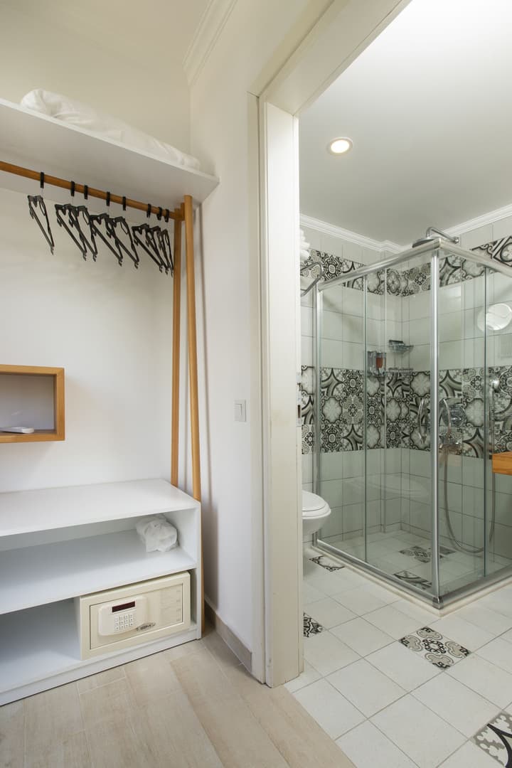 Hideaway Hotel