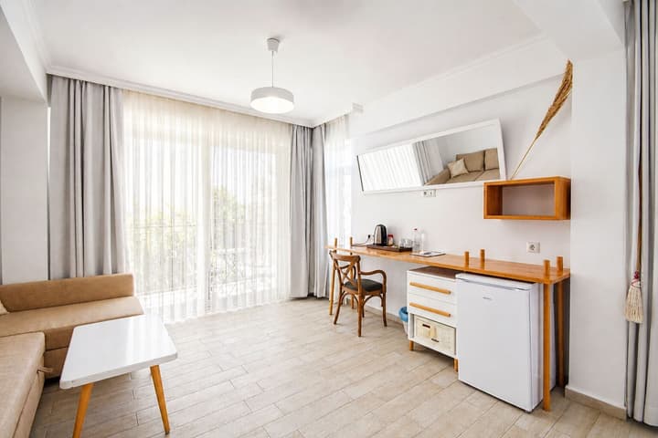 Hideaway Hotel