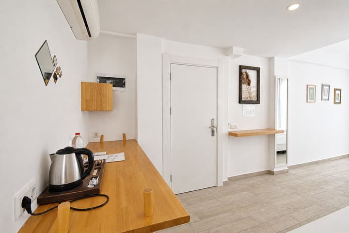 Hideaway Hotel