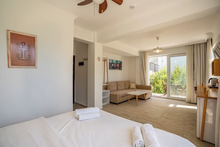 Hideaway Hotel