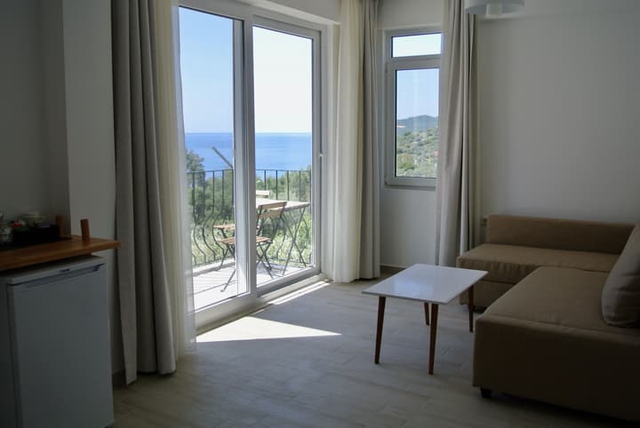 Hideaway Hotel