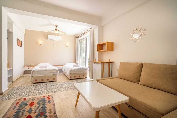 Hideaway Hotel