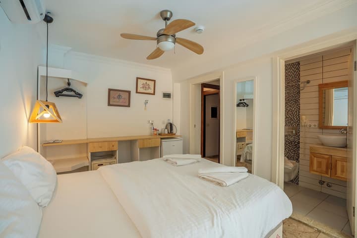 Hideaway Hotel