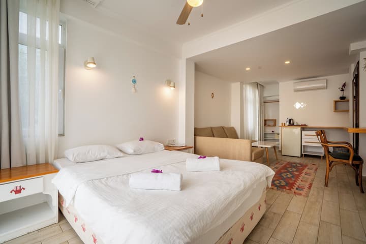 Hideaway Hotel