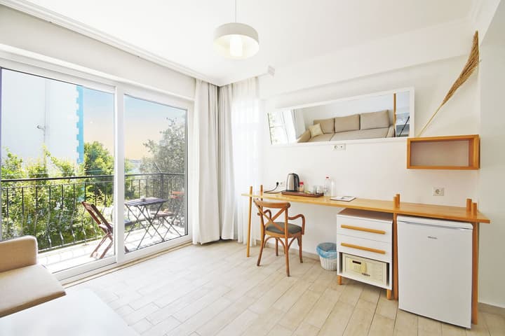 Hideaway Hotel