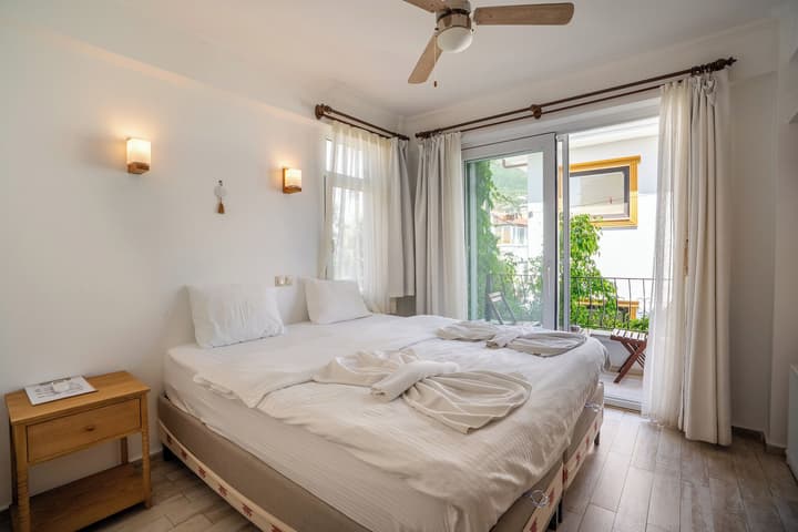 Hideaway Hotel