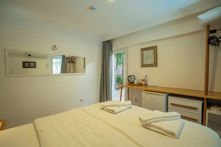 Hideaway Hotel