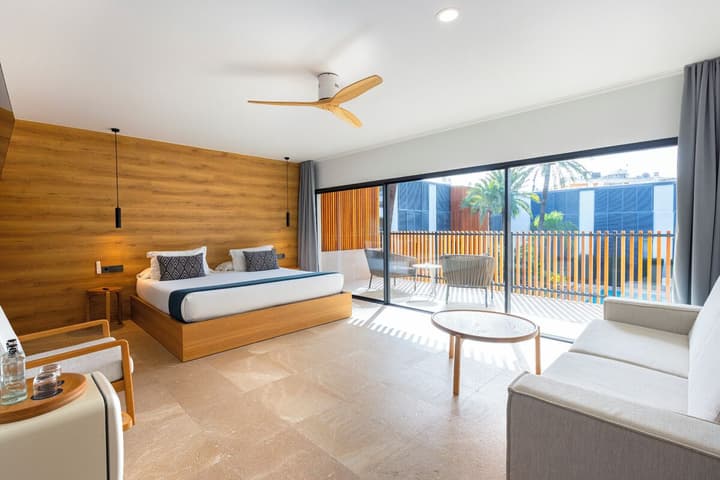 Las Gaviotas Suites Hotel