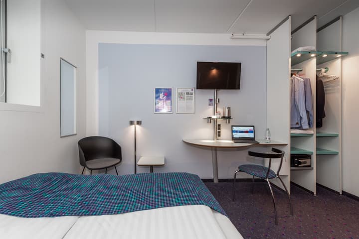 CABINN Metro Hotel