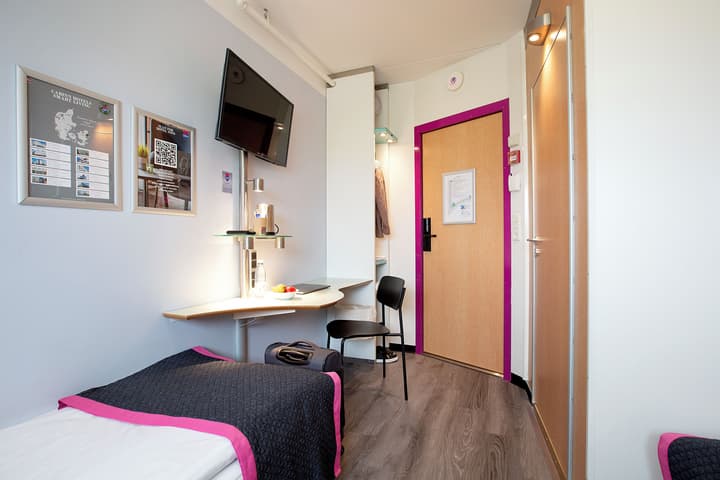 CABINN Metro Hotel